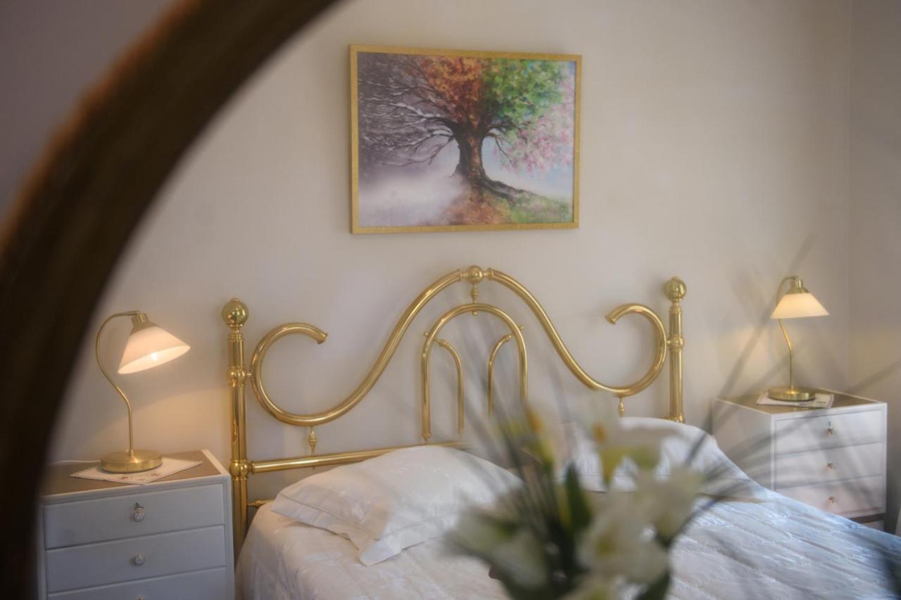 Apartament The Old Mansion Sinarádes Zewnętrze zdjęcie